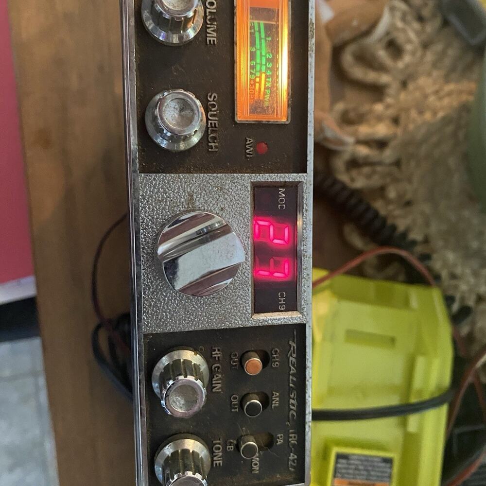Realistic TRC-427 CB Mobile In-Vehicle Radio Tested. Works. - Picture 5 of 12